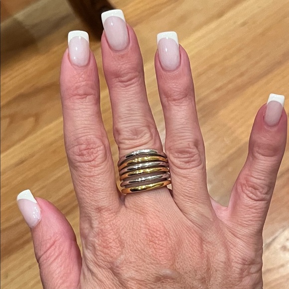 Lia Sophia band ring size 7 - Picture 3 of 6